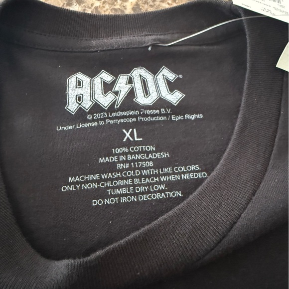 AC/DC Highway to Hell Black Graphic Tee - Picture 6 of 7